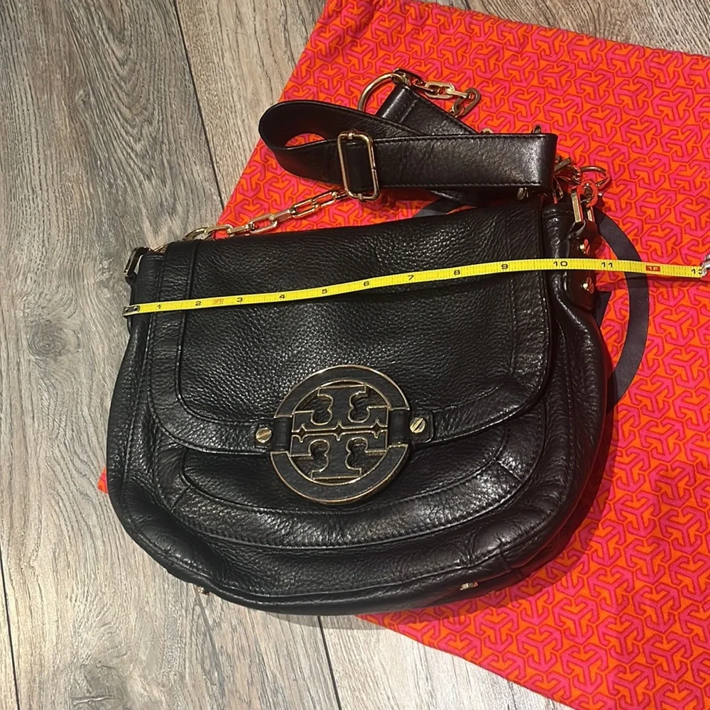 Great condition Tory Burch purse in black and gold detail/trim - Picture 16 of 16